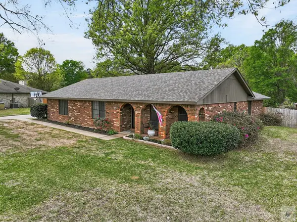 19 Big Oak Ln, Texarkana, TX 75503