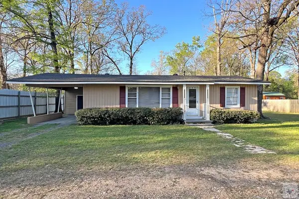 209 Roosevelt, Hooks, TX 75561