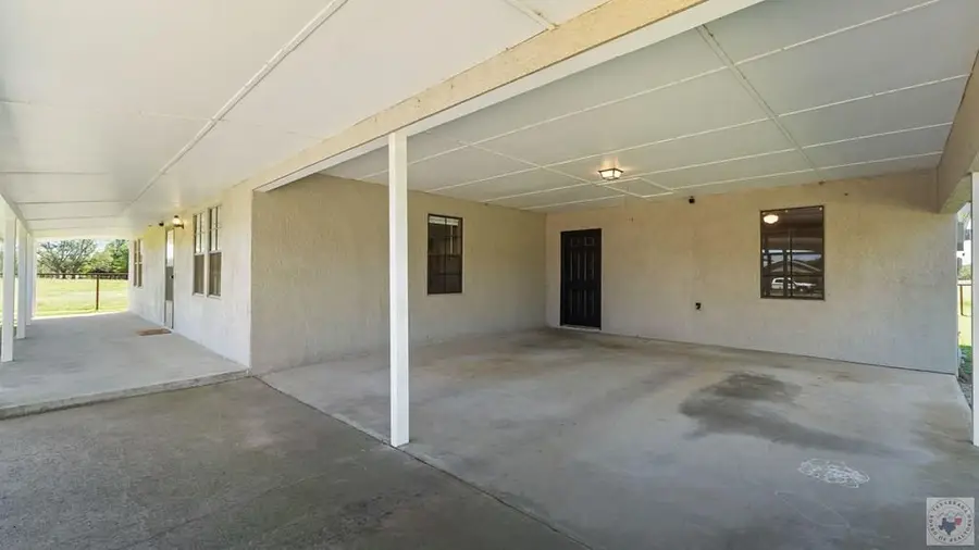 1608 Goodwin Rd., Hooks, TX 75561 - #3