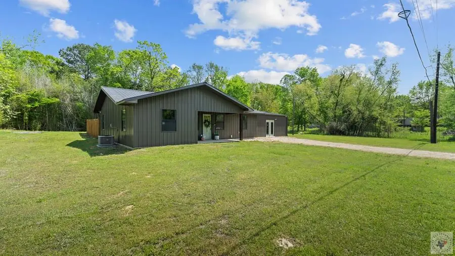 109 Shiloh St, Maud, TX 75567 - #3