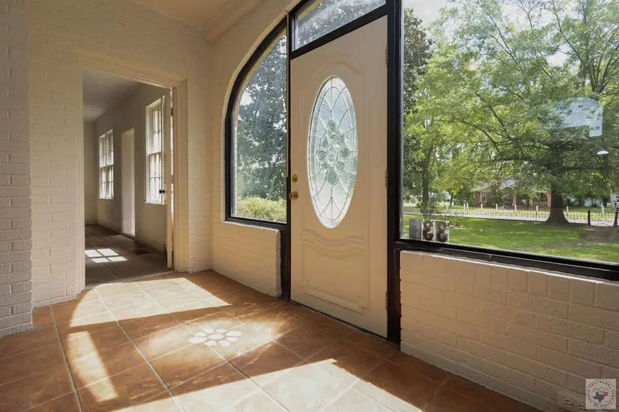 331 NW Church St, De Kalb, TX 75559 - #3