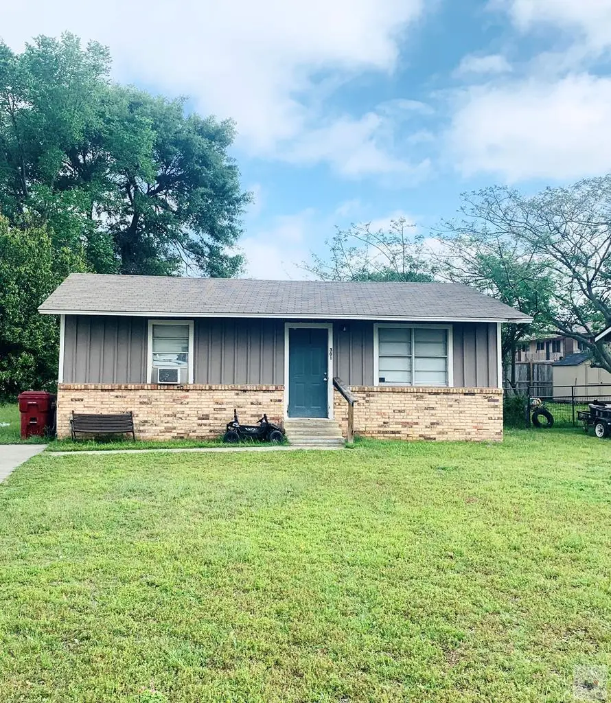 301 Marietta St., Queen City, TX 75572 - #1