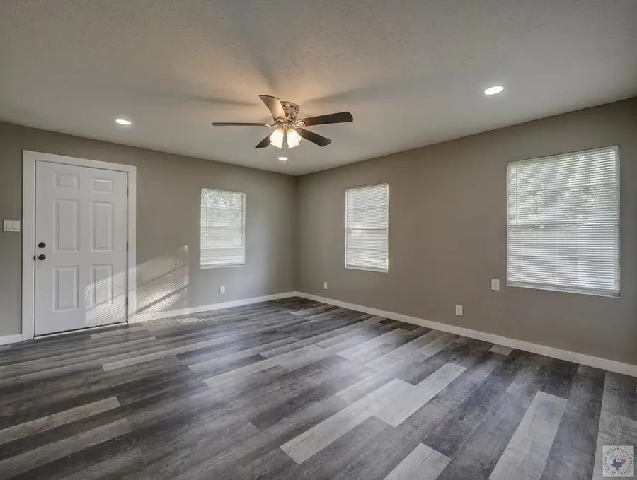 6 Reed Cir, Hooks, TX 75561 - #3