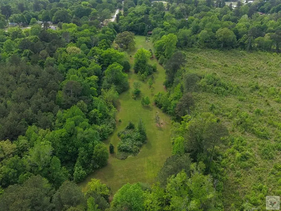 301 Grandview St., Atlanta, TX 75551 - #2