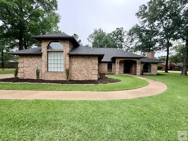 6704 Northern Hills Dr, Texarkana, AR 71854
