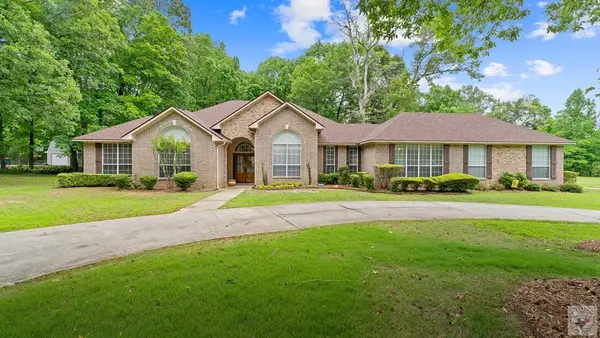 26 Holly Ridge Dr, Texarkana, TX 75503