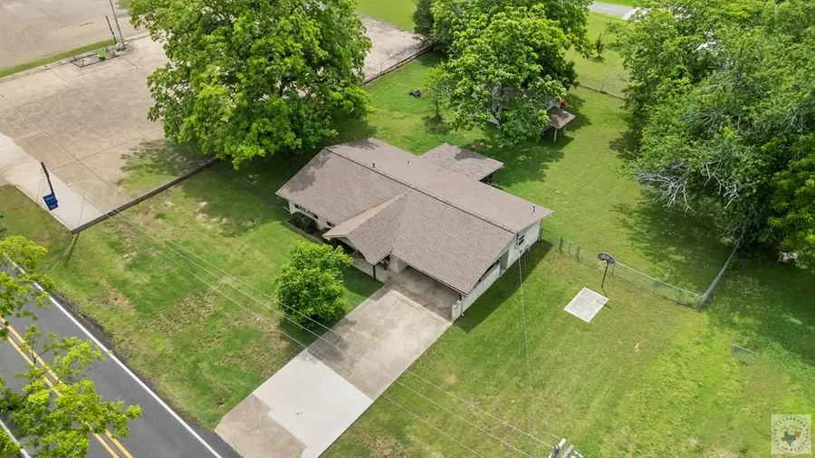 203 Main St, Hooks, TX 75561 - #3