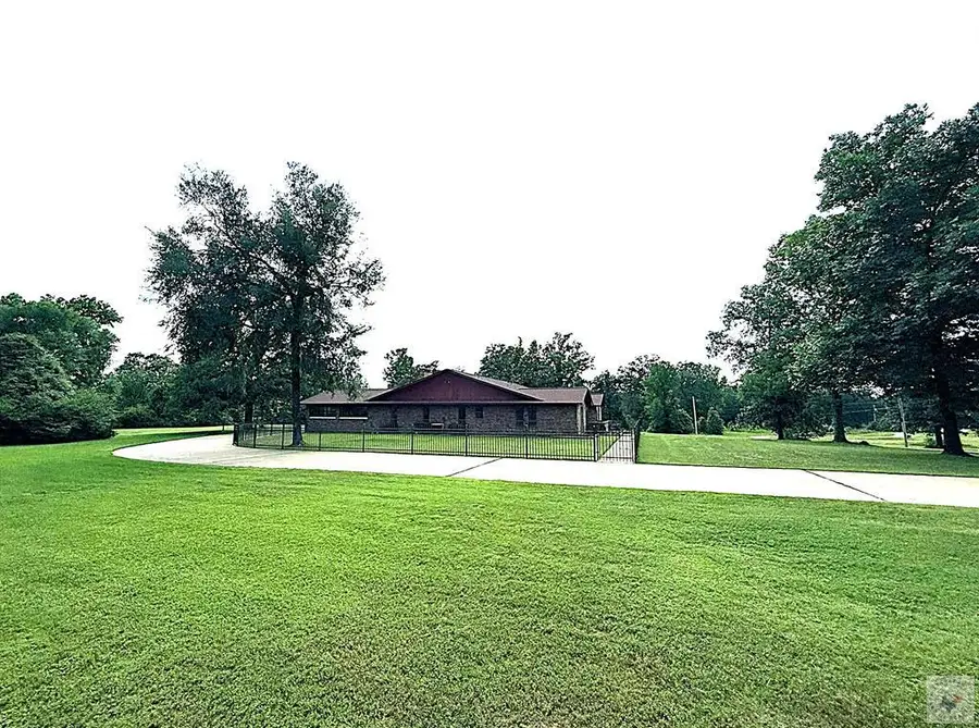4808 Country Rd., Texarkana, AR 71854 - #3