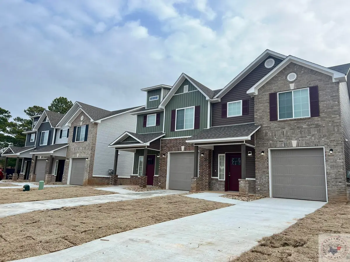 3911-4030 Brynlee Circle, Texarkana, AR 71854 - #1