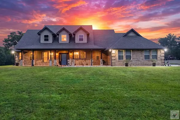 1408 Pine Wilderness Dr, Queen City, TX 75675