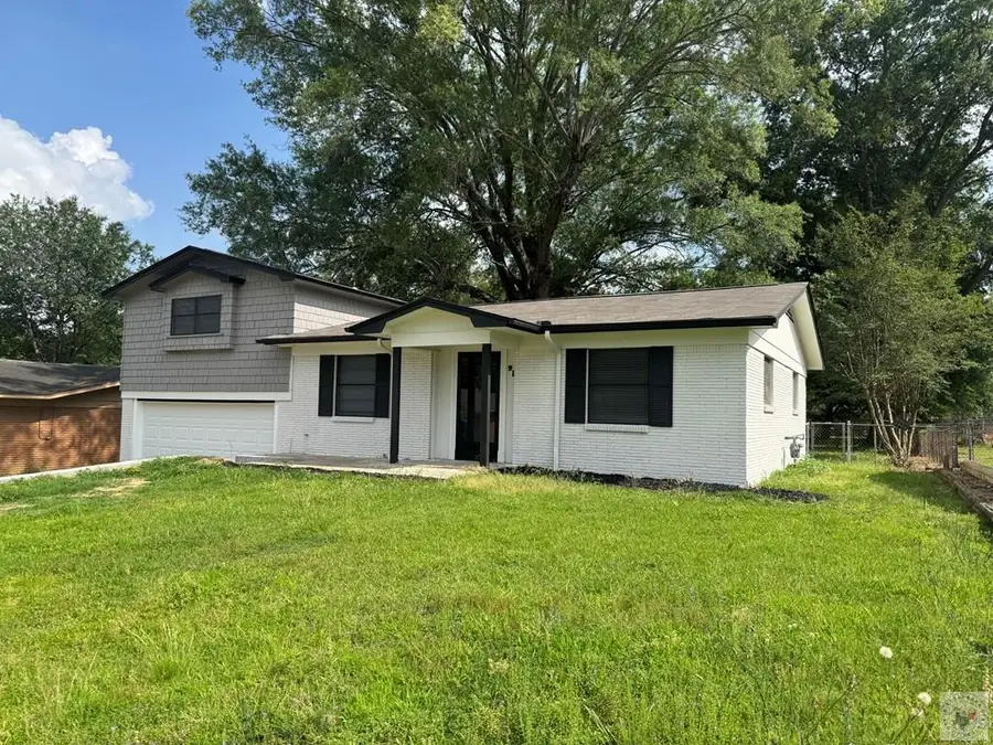 917 Mimosa Dr, Wake Village, TX 75501 - #2