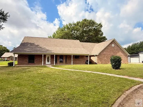 300 Whippoorwill, Wake Village, TX 75501