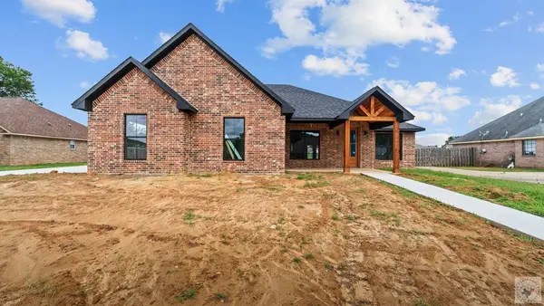 175 Corley Cir., Wake Village, TX 75501