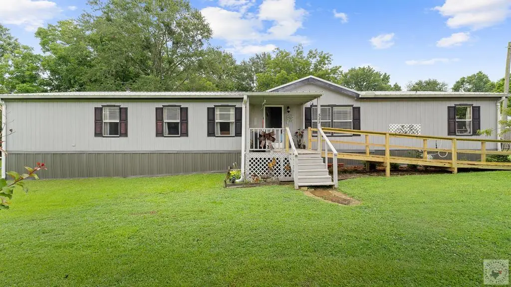 522 Fannin St., Maud, TX 75567 - #1