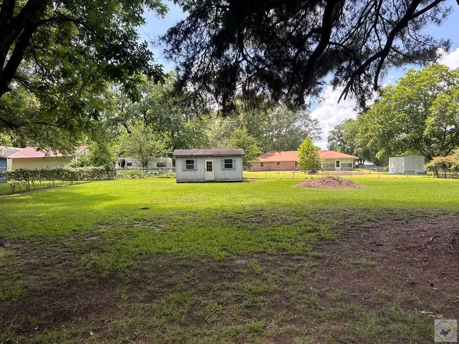 603 N Center St, New Boston, TX 75570 - #3
