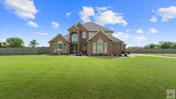 266 Sambug Lane, Hooks, TX 75561