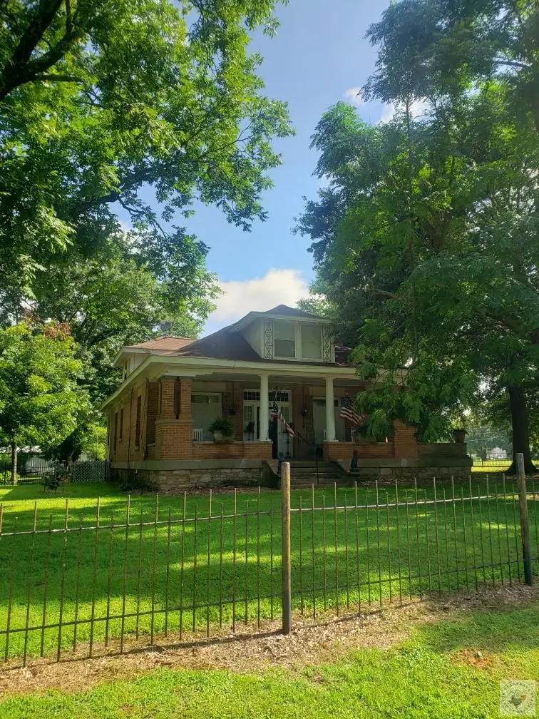 126 W Main, Lockesburg, AR 71846 - #1