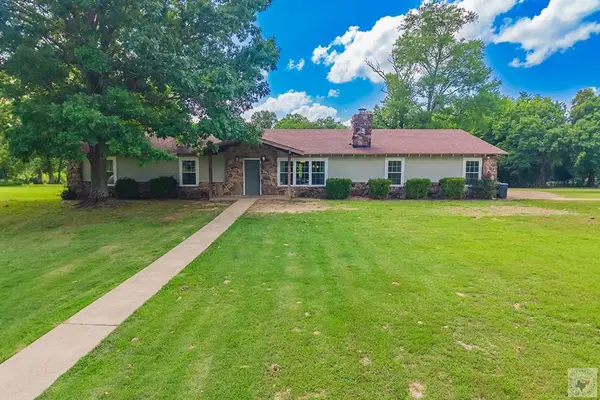 115 Greenwood Cir, DeQueen, AR 71832