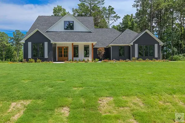 8125 Gadwall Trail, Texarkana, TX 75503