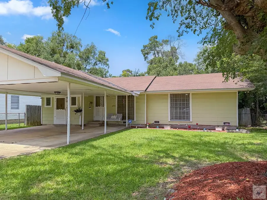 845 Singapore Dr, Wake Village, TX 75501 - #2