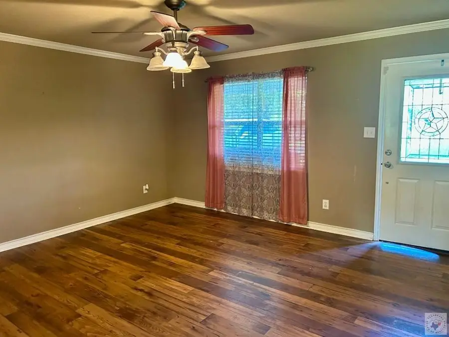 406 S Boggie St, Atlanta, TX 75551 - #2
