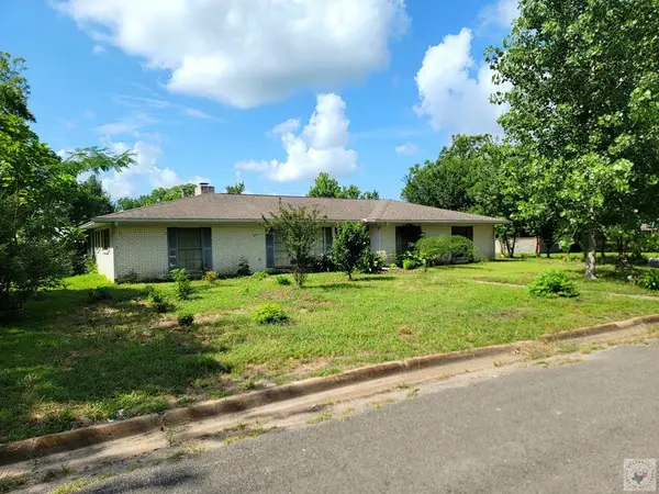 706 W Fourth, Clarksville, TX 75426