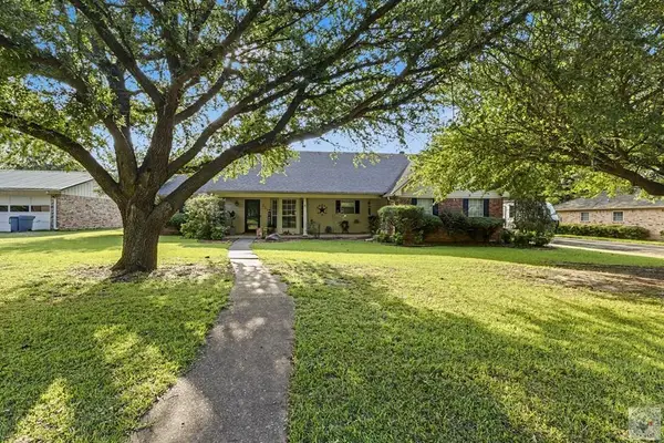 211 Meadow Drive, New Boston, TX 75570