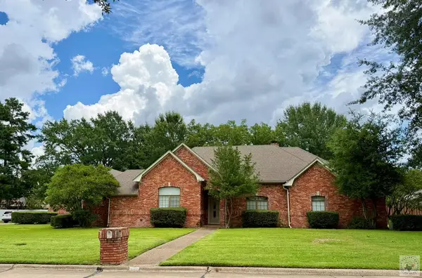 5610 Stoneridge Dr, Texarkana, TX 75503
