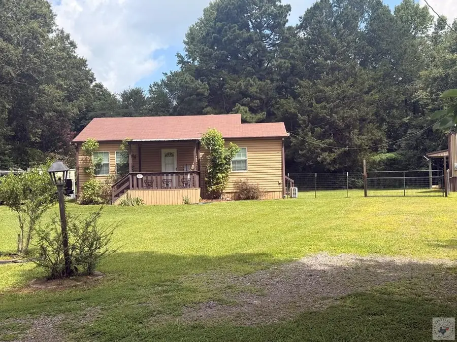 217 Roosevelt, Hooks, TX 75561 - #2