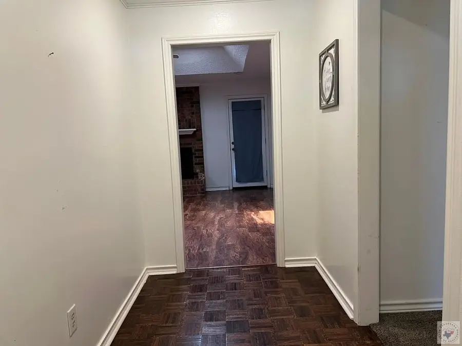 201 Larkspur Ln, Wake Village, TX 75501 - #2