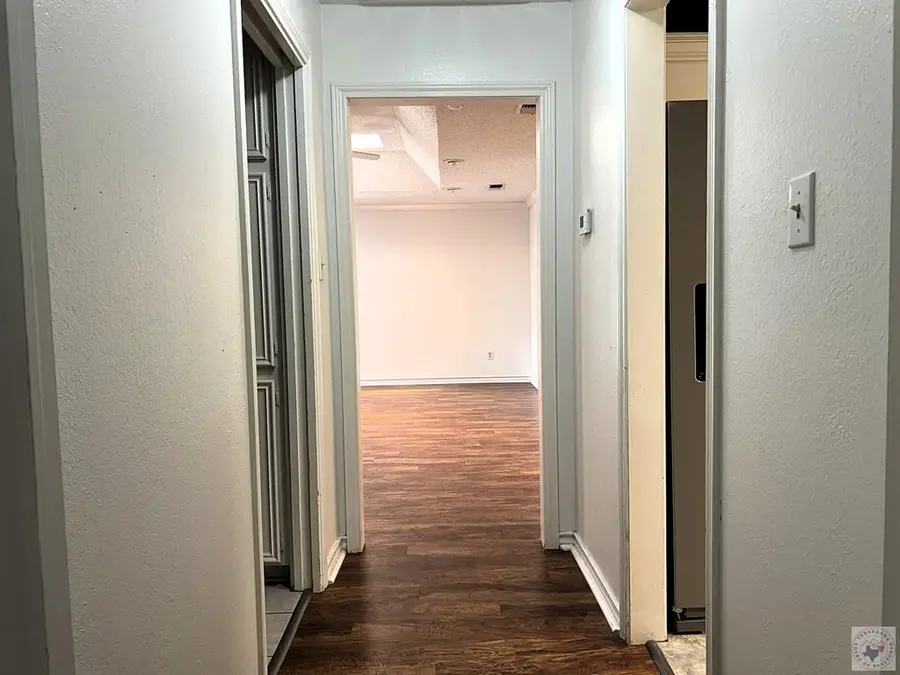 201 Larkspur Ln, Wake Village, TX 75501 - #3