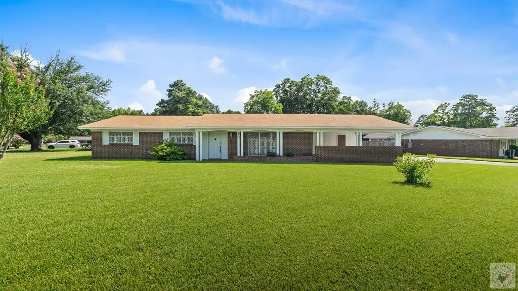 130 N Elmwood Dr, Texarkana, TX 75501 - #1