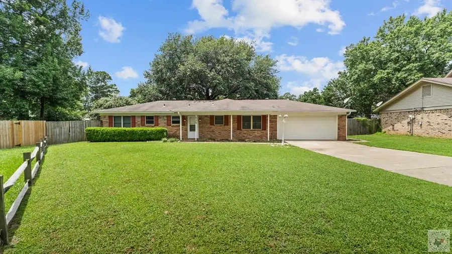 220 Edgewood Cir, Wake Village, TX 75501 - #2