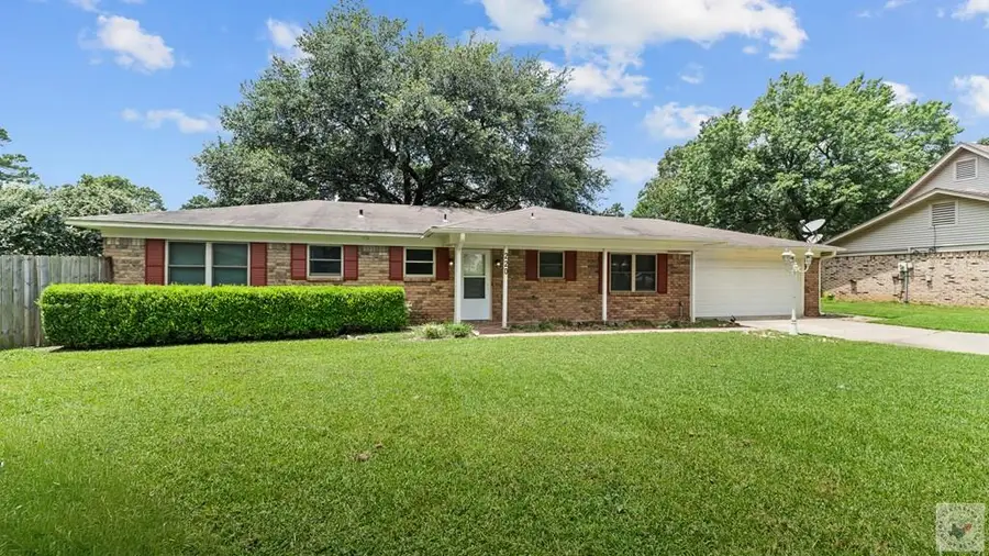220 Edgewood Cir, Wake Village, TX 75501 - #3