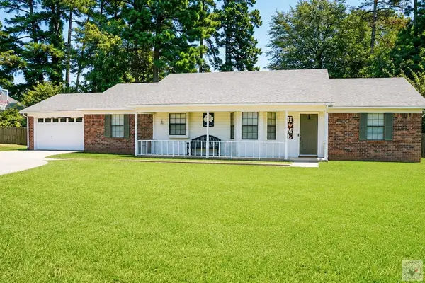214 Woodmont St, Wake Village, TX 75501