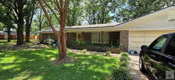 503 E 9th Street, Hooks, TX 75561