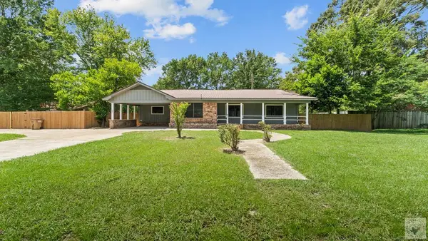 101 Roosevelt, Hooks, TX 75561