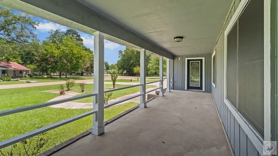 101 Roosevelt, Hooks, TX 75561 - #2