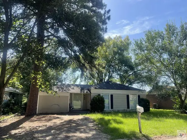 945 Guam St., Wake Village, TX 75501