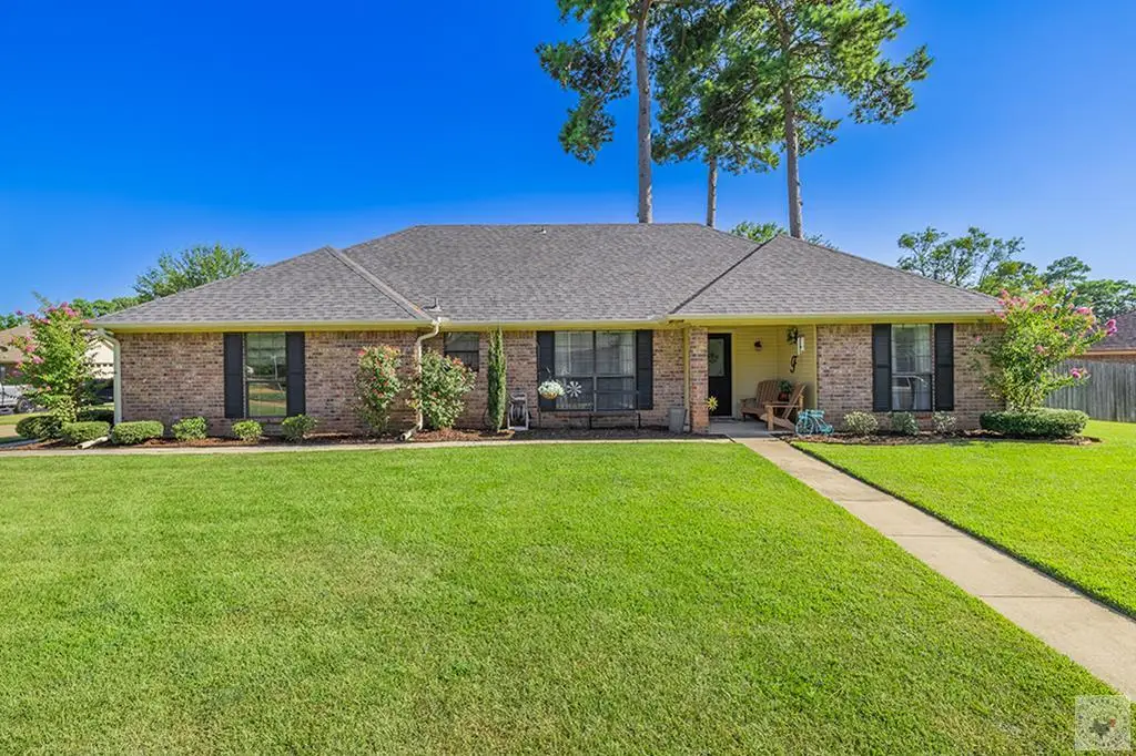 201 Trailwood Ln, Wake Village, TX 75501 - #1