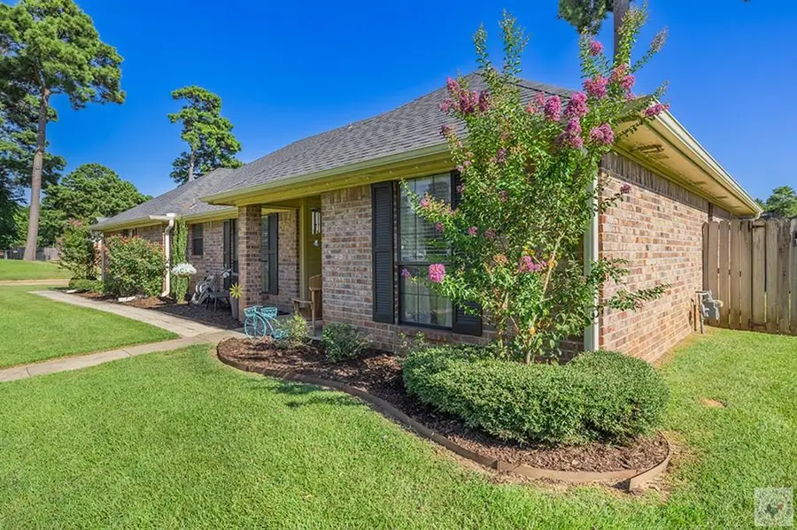 201 Trailwood Ln, Wake Village, TX 75501 - #3