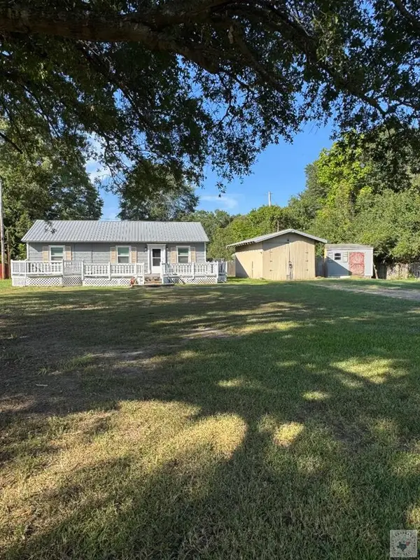 9 Sherman, Hooks, TX 75561