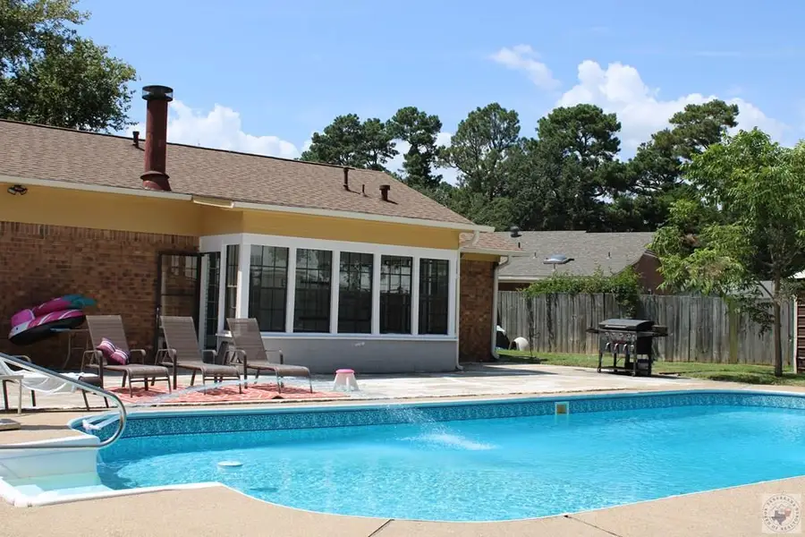 3607 Fairfield Dr., Texarkana, AR 71854 - #3