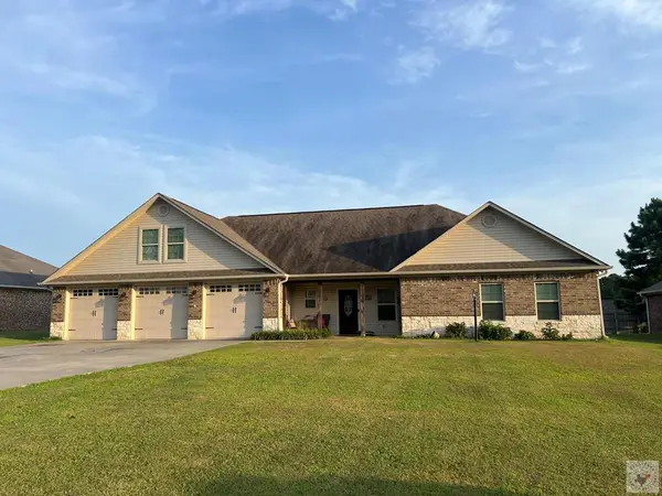 355 Patriot Way, Liberty Eylau, TX 75501
