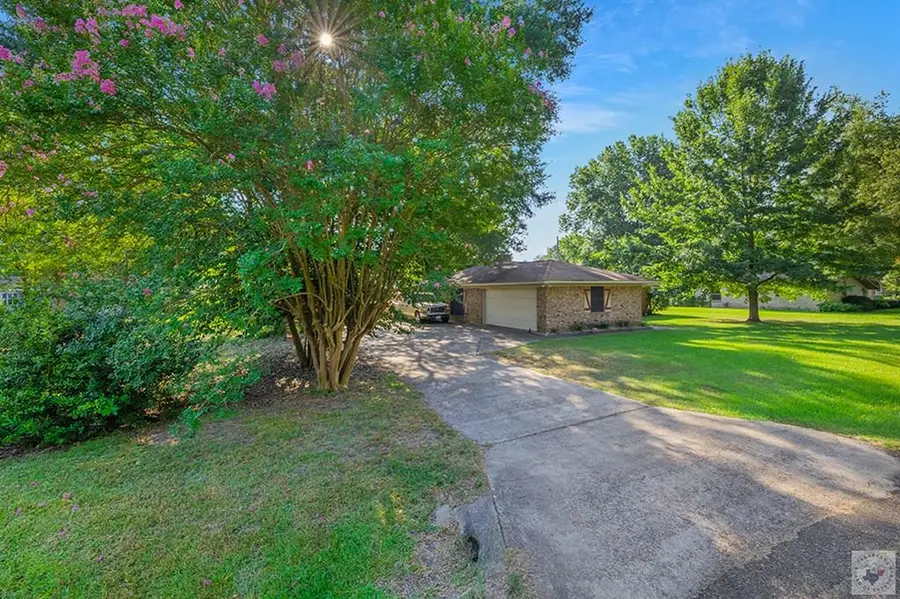 907 Misty Ln, Atlanta, TX 75551 - #3