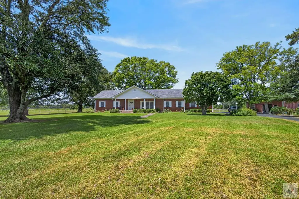 1120 S Runnels, De Kalb, TX 75559 - #1