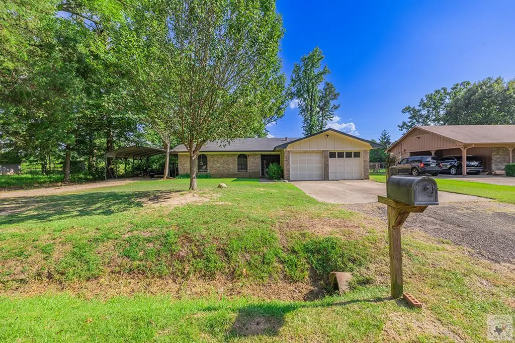 220 Cherokee Tr, Texarkana, TX 75501 - #1