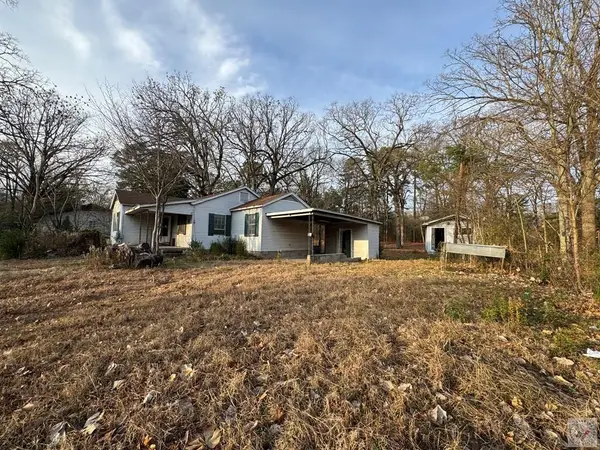 201 Roosevelt, Hooks, TX 75561