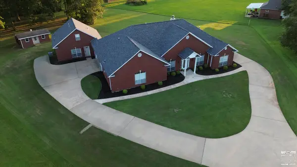 7212 Stonewall Dr, Texarkana, TX 75503