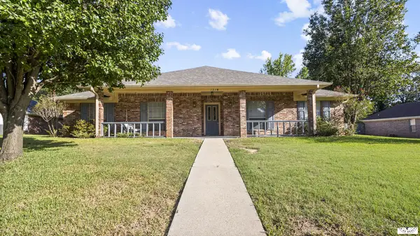 137 Westline Rd, Wake Village, TX 75501